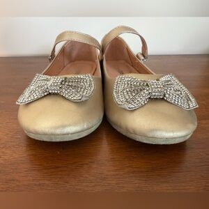 Honey Bunny Chic Gold Girls Dress Shoes with Sparkling Bow Size 5